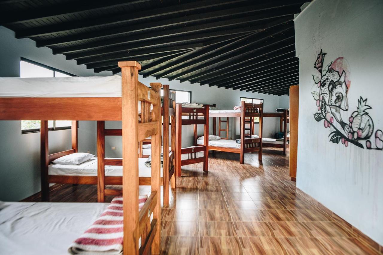 Happy Buddha Hostel & Lodge Guatape Bagian luar foto