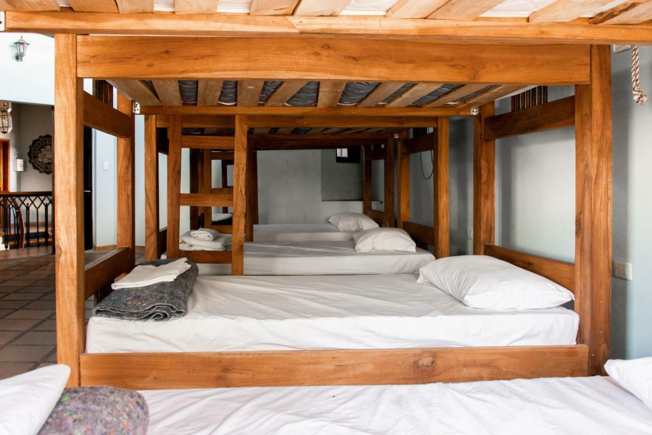 Happy Buddha Hostel & Lodge Guatape Bagian luar foto