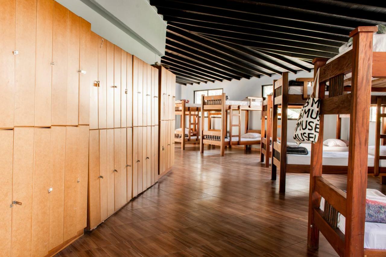 Happy Buddha Hostel & Lodge Guatape Bagian luar foto